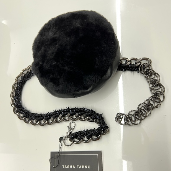TASHA TARNO Real merino and lamb leather fanny pack on a chain. - Picture 4 of 9